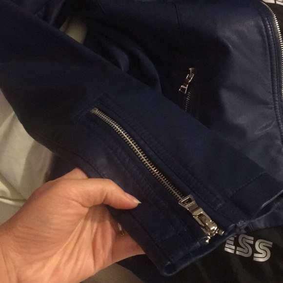 Guess jacket blue worn once small - Picture 7 of 8
